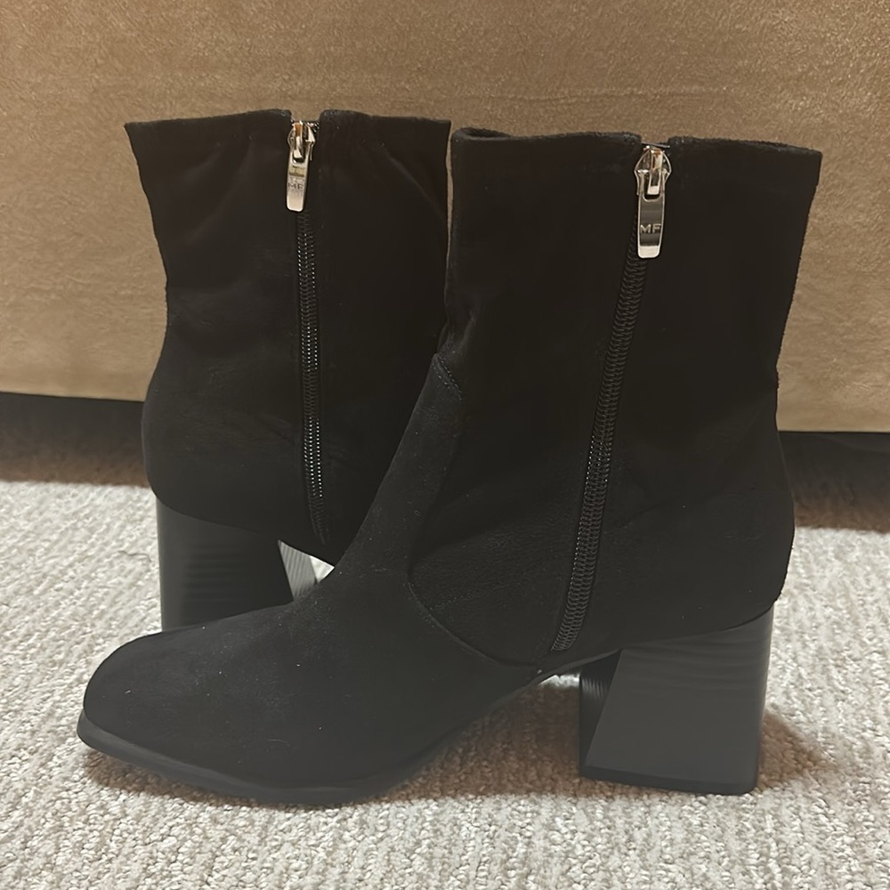 NWT Marc Fisher Rodana Stretch Bootie size 8 - Picture 5 of 7
